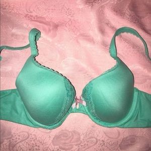 Body by Victoria’s Secret bra size 32C